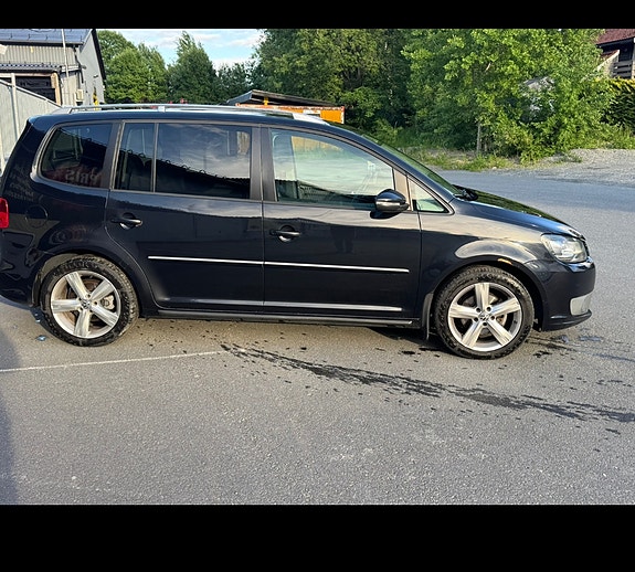 Volkswagen Touran 5 of 19