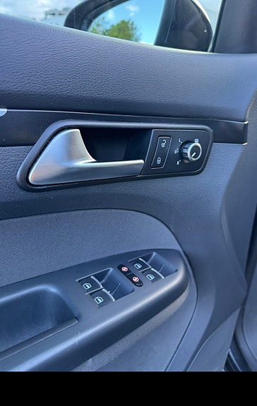 Volkswagen Touran 8 of 19