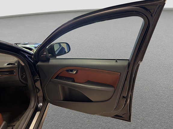 Volvo V70 14 of 30