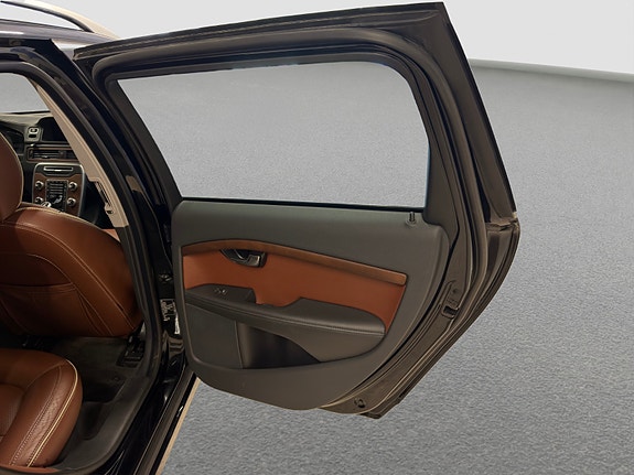 Volvo V70 10 of 30