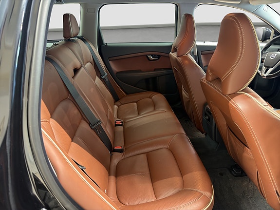 Volvo V70 11 of 30