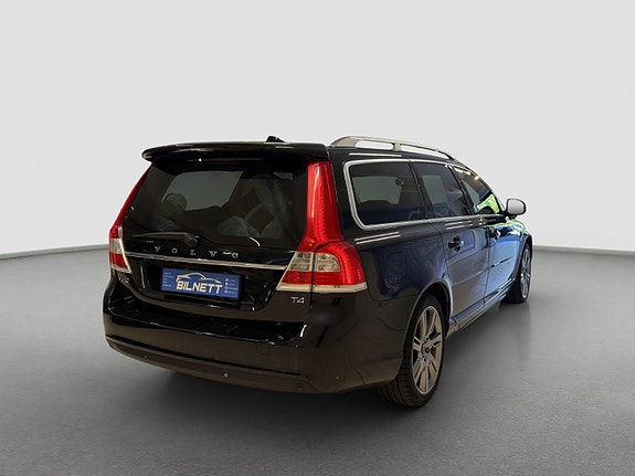 Volvo V70 4 of 30