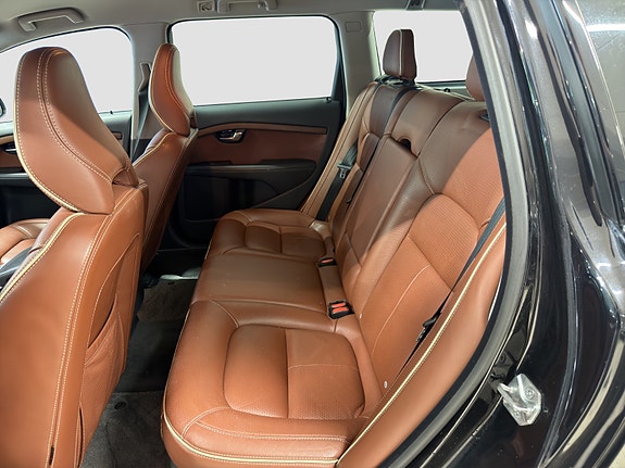 Volvo V70 13 of 30