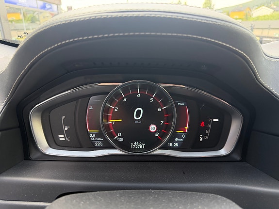 Volvo V70 24 of 30
