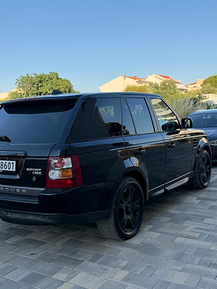 Land Rover Range Rover Sport 6 of 10