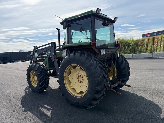 John Deere 2040 10 of 30