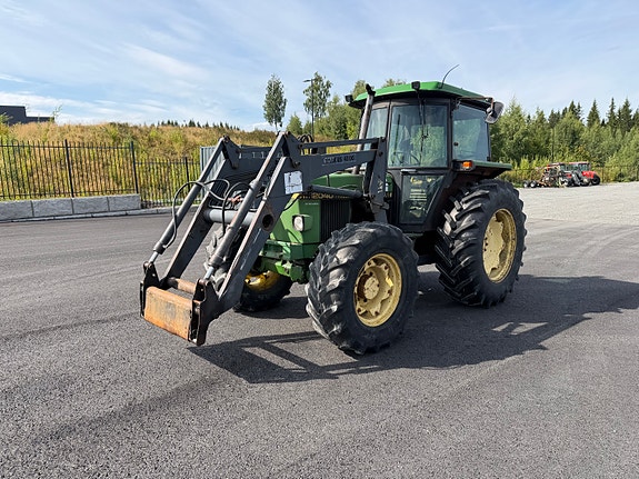 John Deere 2040 2 of 30
