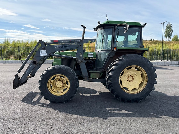 John Deere 2040 6 of 30