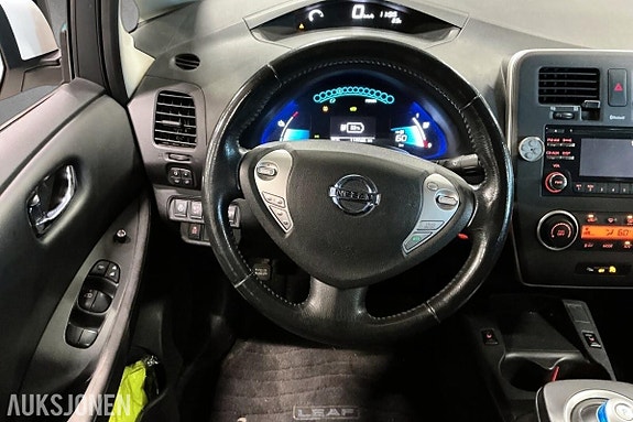 Nissan Leaf 7 of 11