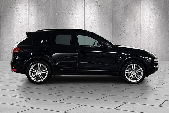 Porsche Cayenne 5 of 18