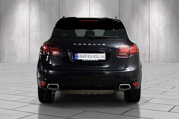 Porsche Cayenne 9 of 18