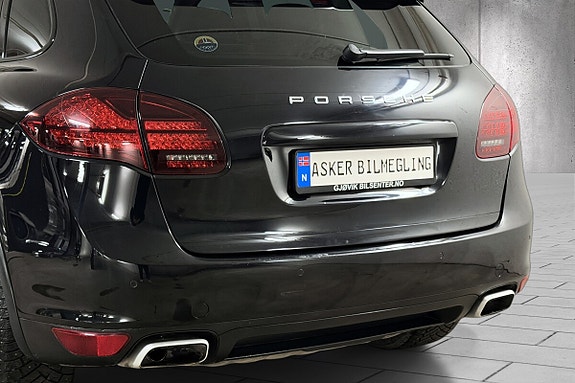 Porsche Cayenne 10 of 18
