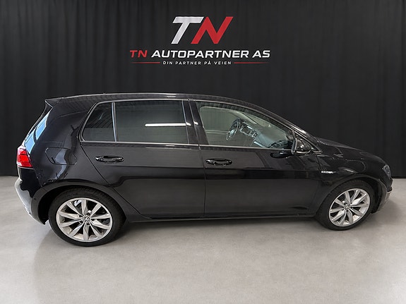 Volkswagen e-Golf VII 3 of 21