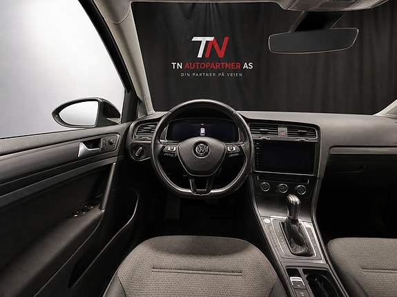 Volkswagen e-Golf VII 10 of 21