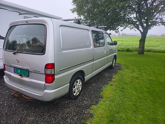 Toyota HiAce 4 of 4
