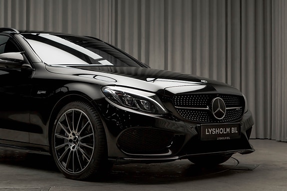 Mercedes-Benz C43 3 of 30