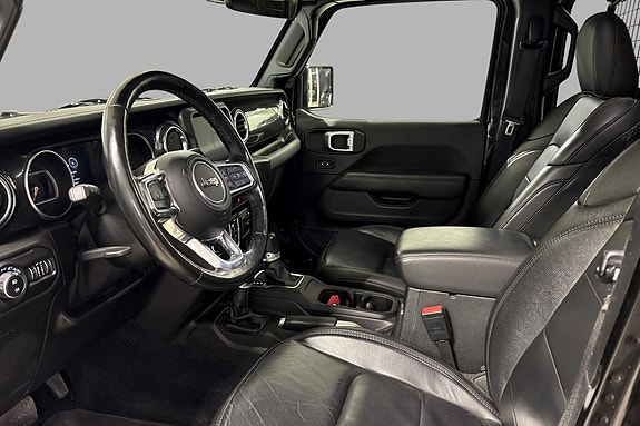 Jeep Wrangler Unlimited 9 of 11