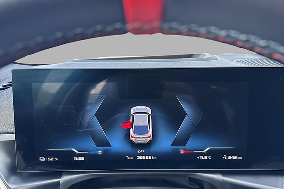 BMW i4 13 of 23