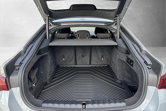 BMW i4 19 of 23