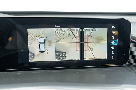 Mercedes-Benz EQC400 24 of 30