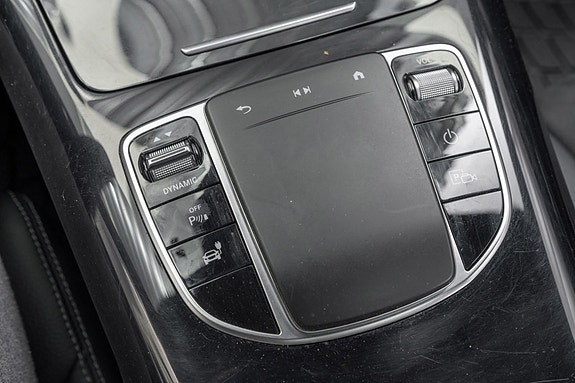 Mercedes-Benz EQC400 27 of 30