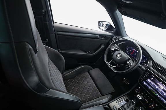 Skoda Superb 16 of 30