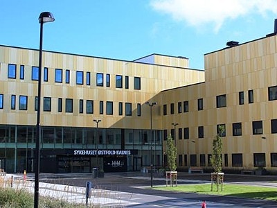 Vi oppfordrer sykepleierstudenter til å jobbe i sykehus under utdanning. logo