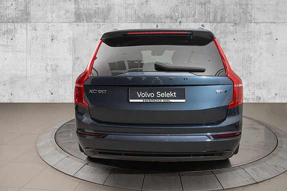 Volvo XC90 4 of 23