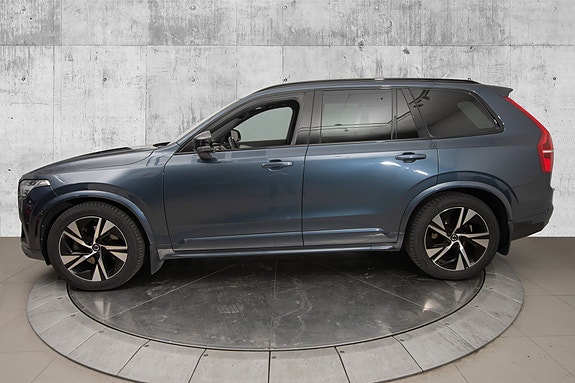 Volvo XC90 3 of 23