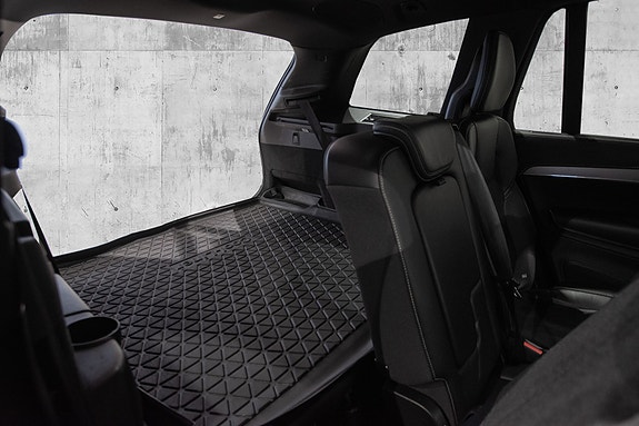 Volvo XC90 19 of 23