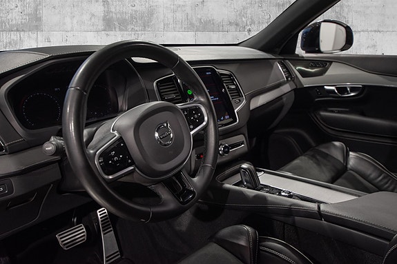 Volvo XC90 9 of 23