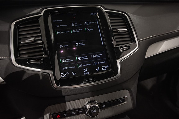 Volvo XC90 13 of 23