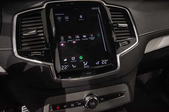 Volvo XC90 14 of 23
