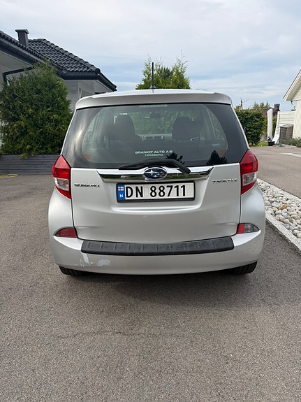 Subaru Trezia 5 of 12
