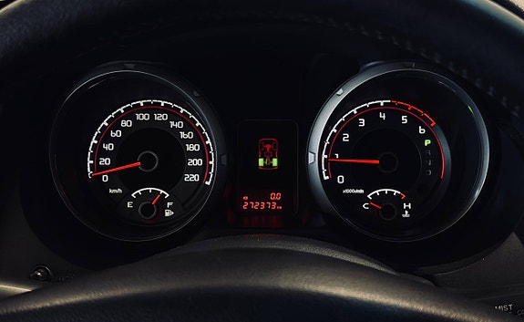 Mitsubishi Pajero 23 of 23
