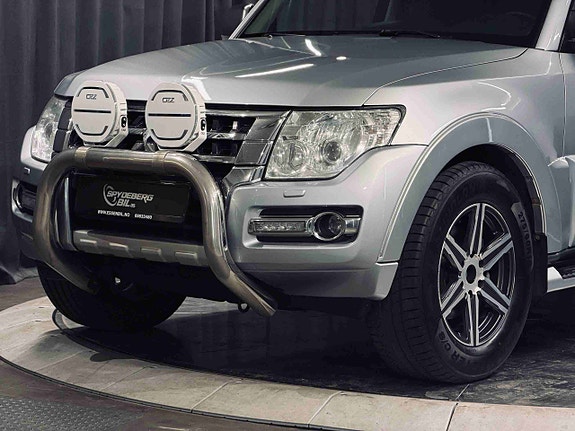 Mitsubishi Pajero 3 of 23