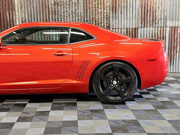 Chevrolet Camaro 12 of 30