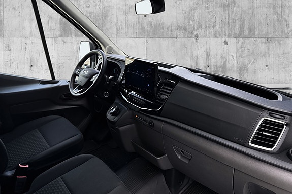 Ford Transit 13 of 23