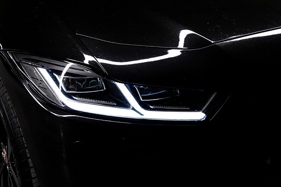 Jaguar I-PACE 14 of 30