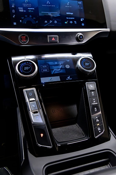 Jaguar I-PACE 26 of 30