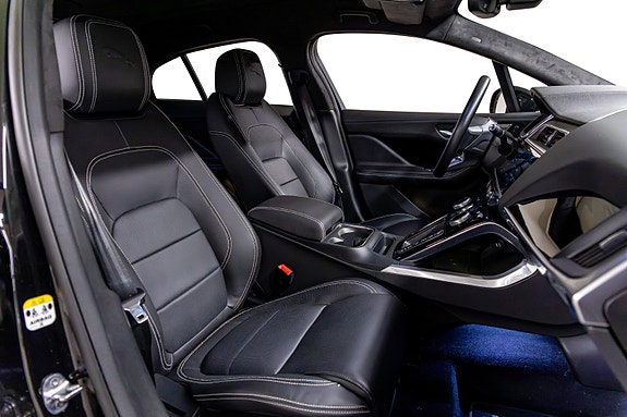 Jaguar I-PACE 23 of 30