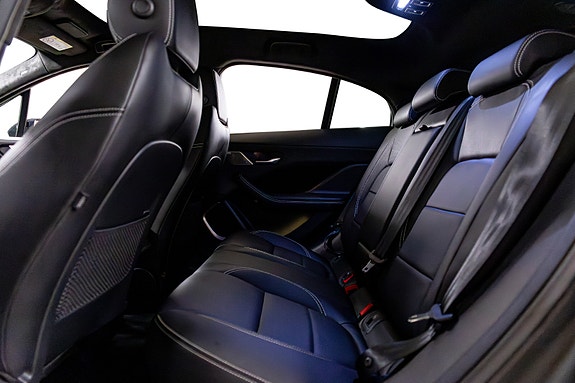 Jaguar I-PACE 5 of 30