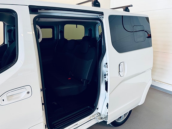 Nissan e-NV200 8 of 25