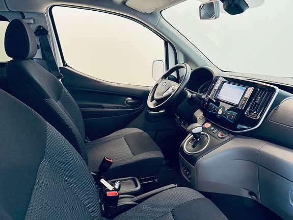 Nissan e-NV200 10 of 25