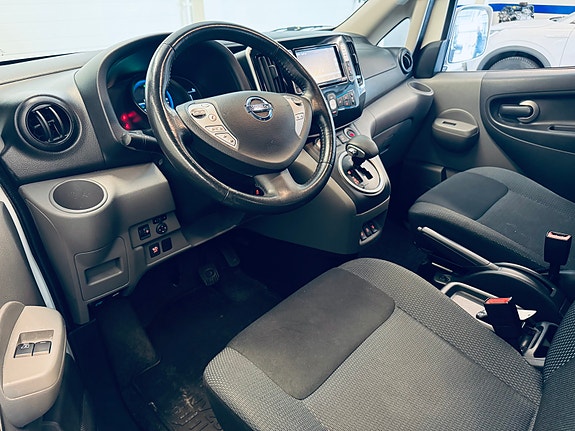 Nissan e-NV200 12 of 25