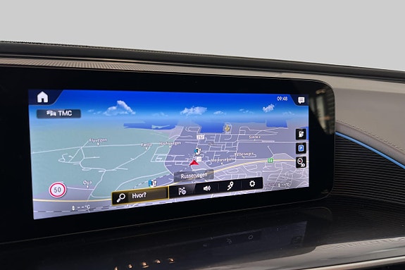 Mercedes-Benz EQC400 18 of 23