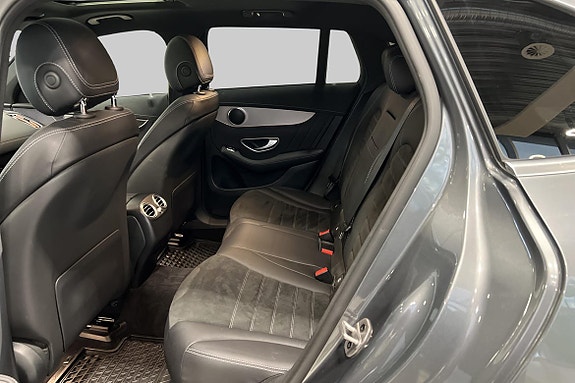Mercedes-Benz EQC400 12 of 23