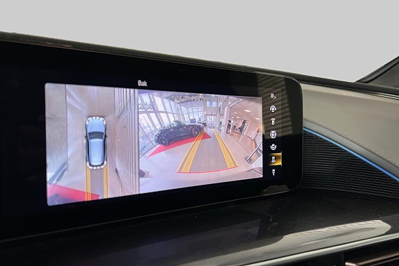 Mercedes-Benz EQC400 19 of 23