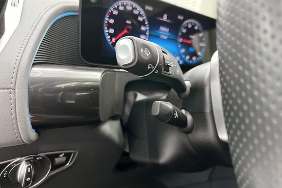Mercedes-Benz EQC400 17 of 25