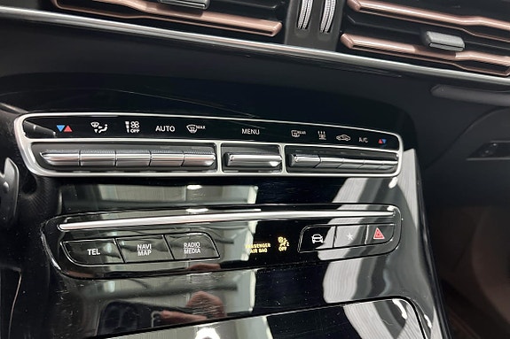 Mercedes-Benz EQC400 18 of 25